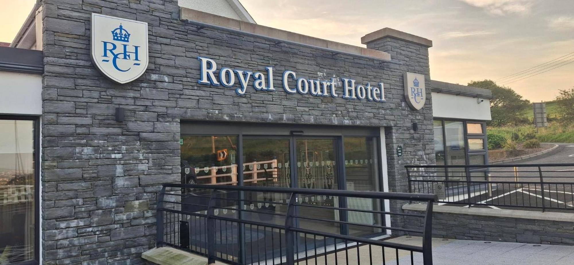 פורטראש Royal Court Hotel מראה חיצוני תמונה