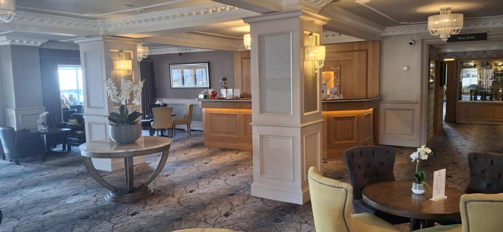פורטראש Royal Court Hotel מראה חיצוני תמונה